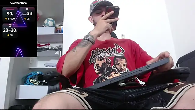 Snapshot of freestyle_blake1 chatting on November 6, 1:34 pm freestyle blake1 online show from November 6, 1:34 pm