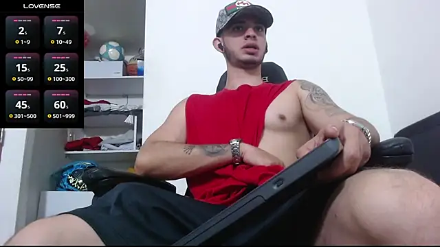 Snapshot of freestyle_blake1 chatting on November 7, 1:11 pm freestyle blake1 online show from November 7, 1:11 pm