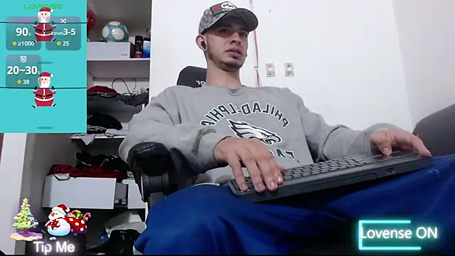 Snapshot of freestyle_blake1 chatting on December 2, 1:00 am freestyle blake1 online show from December 2, 1:00 am