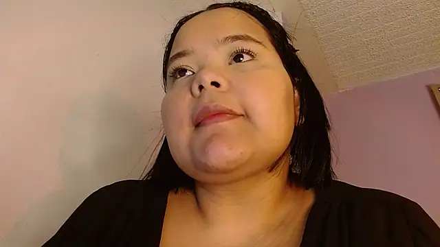 Snapshot of sexychubby___ chatting on June 7, 5:27 pm sexychubby online show from June 7, 5:27 pm