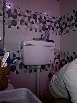 Adityagj123 online show from October 9, 1:09 pm