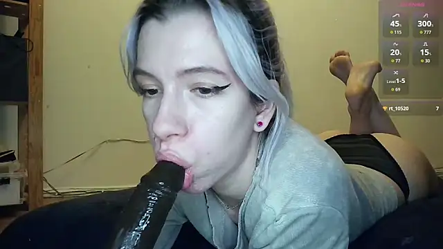 Snapshot of cruellagoth666 chatting on July 17, 10:47 pm cruellagoth666 online show from July 17, 10:47 pm