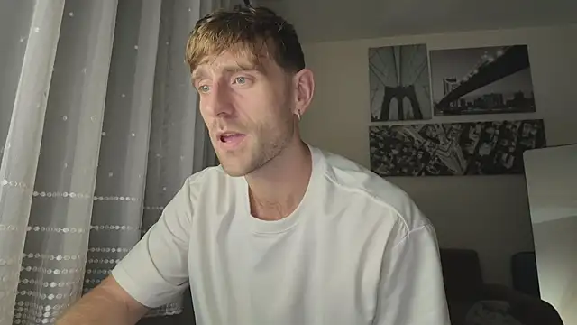 Snapshot of lukegunn chatting on February 10, 12:04 am lukegunn online show from February 10, 12:04 am