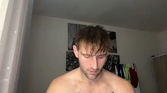 Snapshot of lukegunn chatting on March 3, 1:23 am lukegunn online show from March 3, 1:23 am