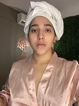 Amandanauty online show from November 11, 9:15 pm