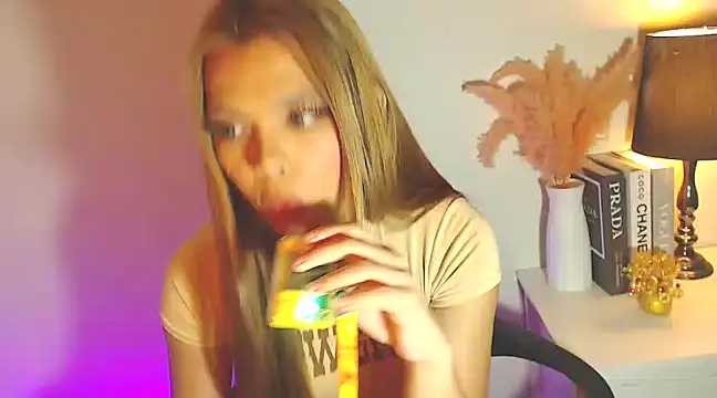 MajesticKitana online show from February 4, 6:46 am