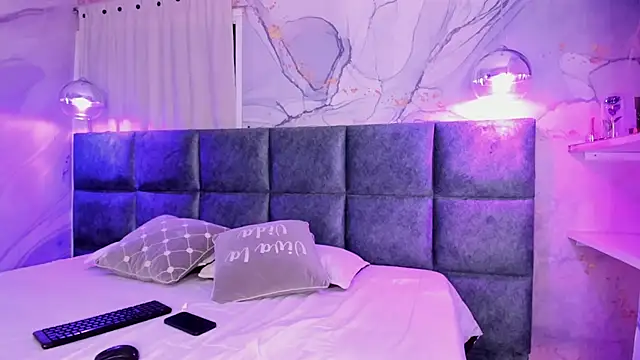 Snapshot of IvySanders1 chatting on February 2, 3:10 am IvySanders1 online show from February 2, 3:10 am