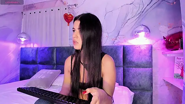 Snapshot of IvySanders1 chatting on February 17, 3:25 am IvySanders1 online show from February 17, 3:25 am