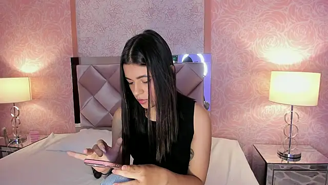 Snapshot of IvySanders1 chatting on November 26, 7:37 pm IvySanders1 online show from November 26, 7:37 pm