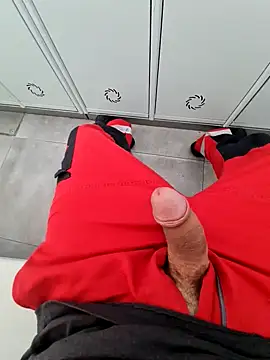 Snapshot of 987654Alf chatting on January 12, 9:58 am 987654Alf online show from January 12, 9:58 am