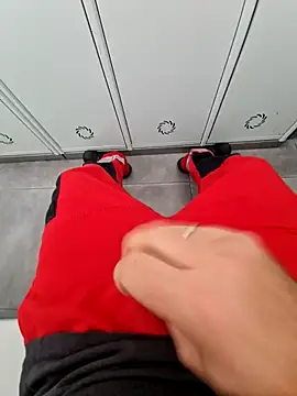 Snapshot of 987654Alf chatting on January 19, 9:57 am 987654Alf online show from January 19, 9:57 am