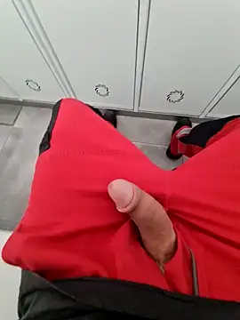 Snapshot of 987654Alf chatting on February 5, 10:09 am 987654Alf online show from February 5, 10:09 am