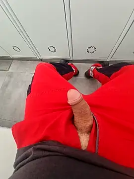 Snapshot of 987654Alf chatting on February 18, 11:06 am 987654Alf online show from February 18, 11:06 am