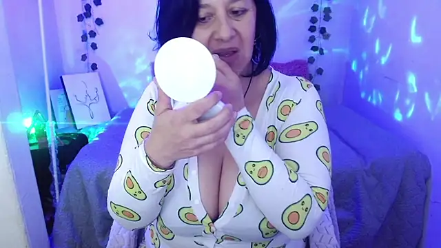 camilalatti online show from October 18, 12:24 am