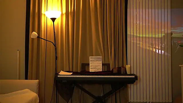 Your Nicolett online show from April 21, 11:40 pm