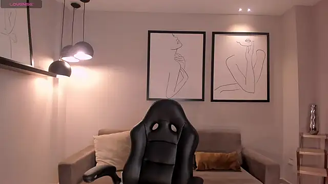 Snapshot of NickyLawson chatting on February 16, 12:21 pm NickyLawson online show from February 16, 12:21 pm