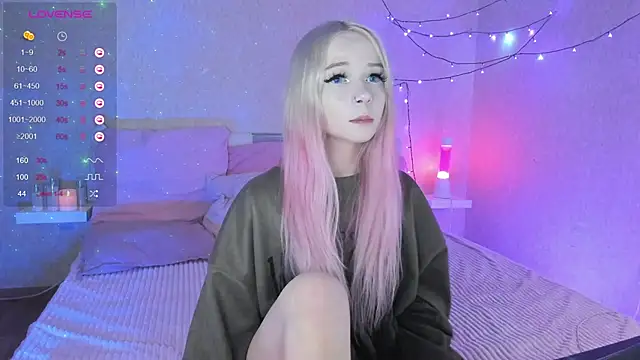 Misty Shadow online show from December 2, 6:32 pm