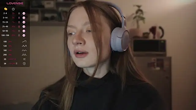 Snapshot of mollytuck chatting on December 15, 2:48 pm mollytuck online show from December 15, 2:48 pm