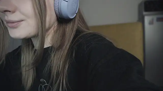 Snapshot of mollytuck chatting on January 18, 12:04 pm mollytuck online show from January 18, 12:04 pm