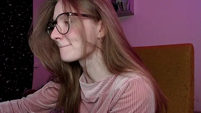 Snapshot of mollytuck chatting on February 23, 2:14 pm mollytuck online show from February 23, 2:14 pm