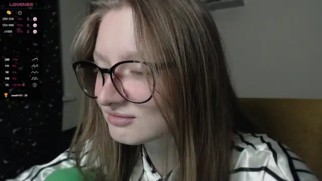 Snapshot of mollytuck chatting on March 14, 2:52 pm mollytuck online show from March 14, 2:52 pm