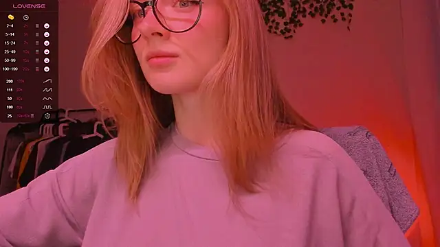 Snapshot of mollytuck chatting on October 3, 3:53 pm mollytuck online show from October 3, 3:53 pm