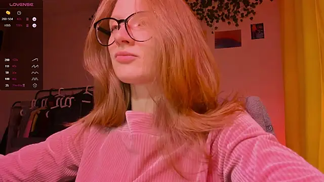 Snapshot of mollytuck chatting on December 2, 3:51 pm mollytuck online show from December 2, 3:51 pm