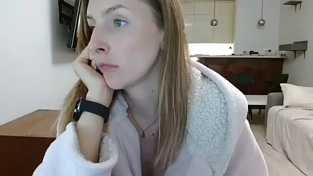 illusorycat online show from September 24, 7:39 pm