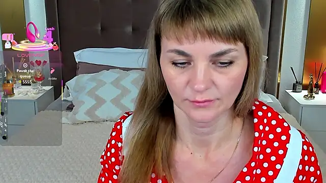 annasimonsj online show from March 22, 12:58 am