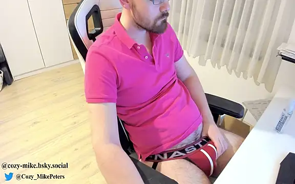 cozy-mike online show from March 8, 1:39 am