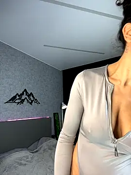  CurlySue  online show from September 29, 5:23 am