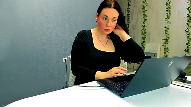 WorshipLilit online show from April 10, 7:51 pm