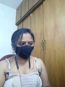Snapshot of sexynayan23 chatting on May 14, 1:07 pm sexynayan23 online show from May 14, 1:07 pm