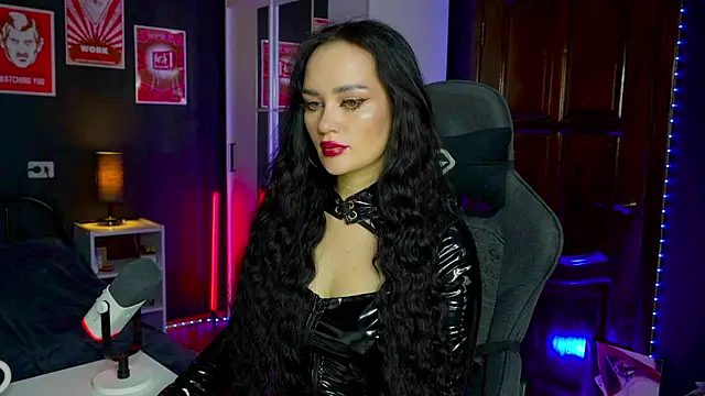 QueenAliss online show from October 8, 4:10 am