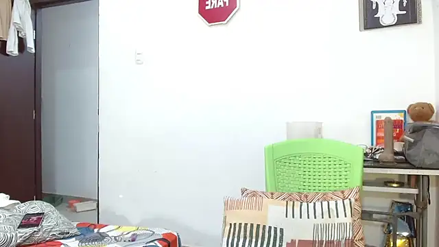 Snapshot of -Anarka- chatting on December 17, 9:21 pm -Anarka- online show from December 17, 9:21 pm