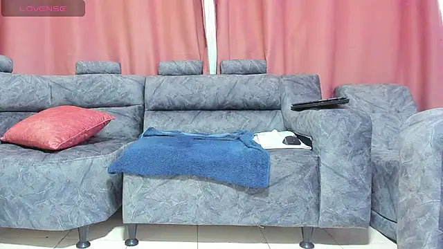 Snapshot of electraaxx chatting on March 8, 11:27 am electraaxx online show from March 8, 11:27 am