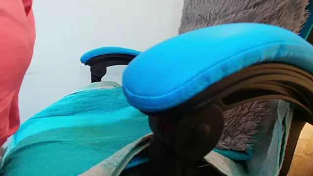 klylls squirt  online show from March 10, 7:19 pm