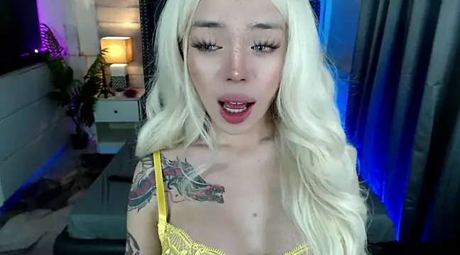 Snapshot of SweetCheska19 chatting on January 22, 11:53 pm SweetCheska19 online show from January 22, 11:53 pm