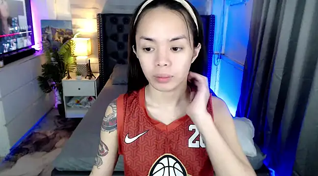 Snapshot of SweetCheska19 chatting on February 21, 10:15 pm SweetCheska19 online show from February 21, 10:15 pm