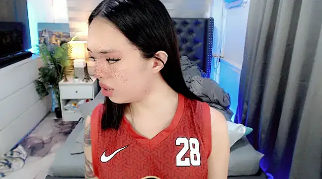 Snapshot of SweetCheska19 chatting on February 22, 2:17 am SweetCheska19 online show from February 22, 2:17 am