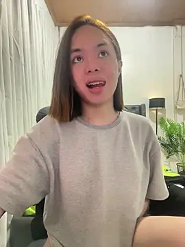 Snapshot of SweetCheska19 chatting on October 25, 6:54 am SweetCheska19 online show from October 25, 6:54 am