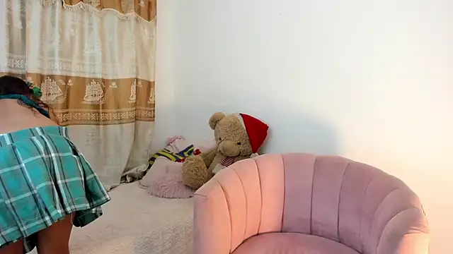 Snapshot of ValienteGirl_ chatting on December 24, 11:33 pm ValienteGirl online show from December 24, 11:33 pm