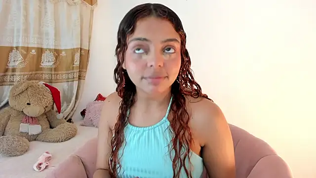 Snapshot of ValienteGirl_ chatting on December 27, 5:20 am ValienteGirl online show from December 27, 5:20 am