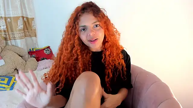 Snapshot of ValienteGirl_ chatting on January 2, 2:02 pm ValienteGirl online show from January 2, 2:02 pm