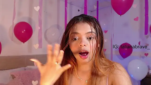 Snapshot of ValienteGirl_ chatting on February 15, 1:21 am ValienteGirl online show from February 15, 1:21 am