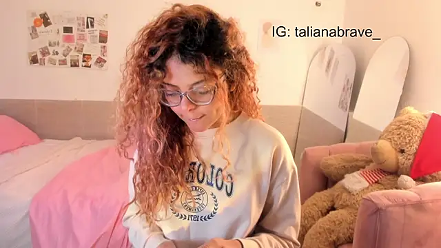 Snapshot of ValienteGirl_ chatting on September 30, 3:22 am ValienteGirl online show from September 30, 3:22 am