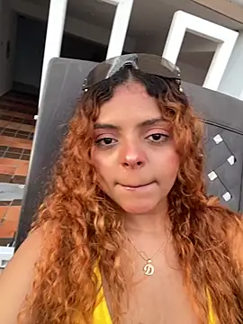 Snapshot of ValienteGirl_ chatting on October 13, 10:32 pm ValienteGirl online show from October 13, 10:32 pm