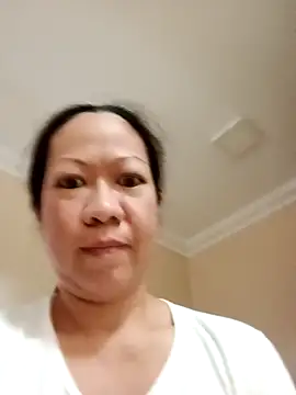 Snapshot of Sweet_Lady30 chatting on November 14, 11:31 am Sweet Lady30 online show from November 14, 11:31 am
