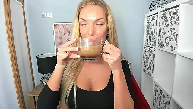 Snapshot of AulloraHoney chatting on January 23, 11:48 am AulloraHoney online show from January 23, 11:48 am