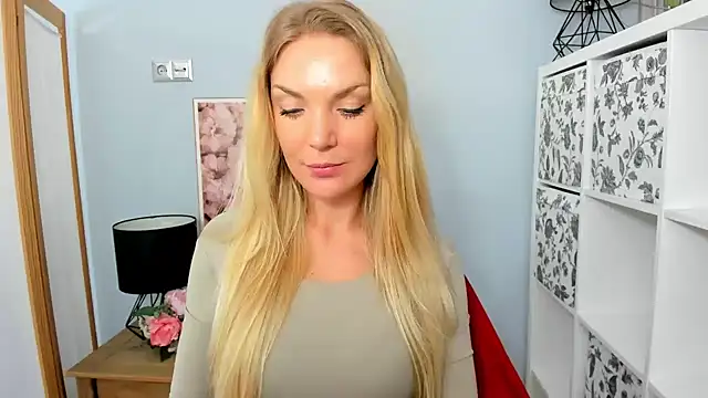 Snapshot of AulloraHoney chatting on January 27, 10:06 am AulloraHoney online show from January 27, 10:06 am